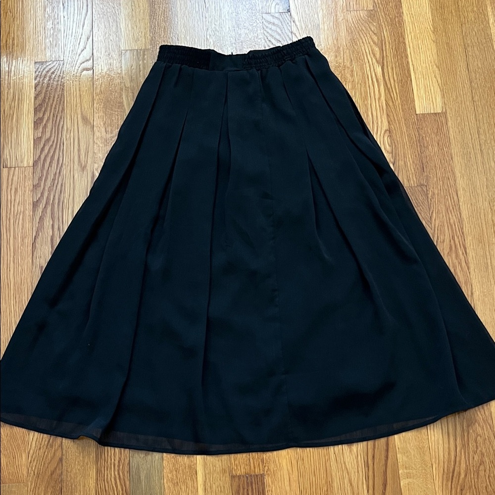 Vintage Pleated Black Midi Skirt